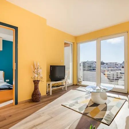 Bpr Amarilla With Balcony